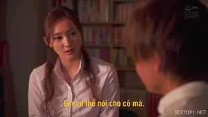 Quản lý già Nắc vợ yêu của cậu nhân viên và lời hứa giúp cậu ta thăng tiến