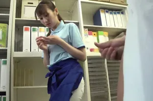 Anh chàng gầy gò đến khách sạn để quan hệ với một cô gái mới ~ Cô gái 18 tuổi chất lượng cao, quan hệ bằng miệng, liếm và quan hệ, nhấc chân và nghiêng người, tiếng rên rỉ thực sự quyến rũ...